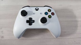 Xbox one s 1TB +2 ovladače +2 hry - 8