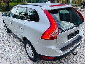 Volvo XC60 2.4SD 5VÁLEC 4x4 AUTOMAT VÝHŘEV TAŽNÉ SENZORY - 8