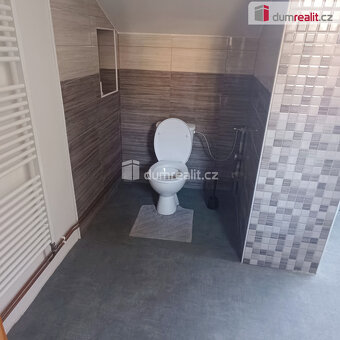 prodej zcela nového atypického podkrovního bytu, 93 m2, ul. - 8