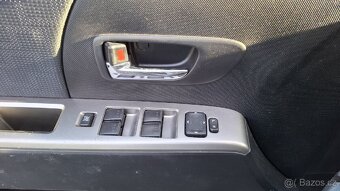 Mazda 5 - 8