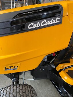 Zahradní traktor traktůrek CUB CADET LT2 - 8