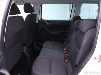 Škoda Yeti 2,0 TDI 4x4 DSG Experience (2011) - 8