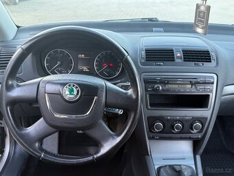 ŠKODA OCTAVIA 2 FACELIFT COMBi 1,4 TSi 122 koní. Cappucino - 8