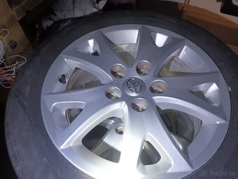 Elektrony Toyota s pneu R16 - 8