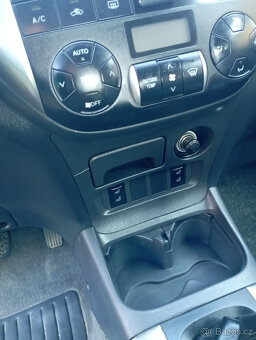 Toyota Rav 4, r.v. 2004 ALE jede na 3.válce - 8