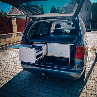 Kempovací obytná vestavba, camping CAMPEES box I - 8
