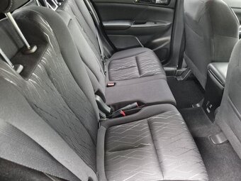 Prodám Mitsubishi Eclipse Cross 1.5 T 120kW - KLIMATIZACE - 8