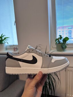 Air Jordan 1 Low OG Barons - 8