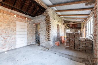Prodej rodinného domu 219 m², pozemek 1432 m² Troskotovice - 8