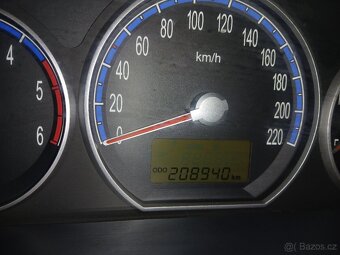 Hyundai Santa Fe 4x4 2,2 Crdi, manuál, max. výbava - 8