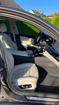BMW 530i - 8