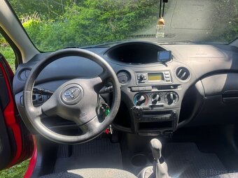 TOYOTA YARIS, 2004-benzín - 8