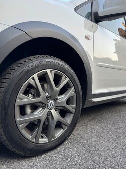Volkswagen Caddy Cross - 8