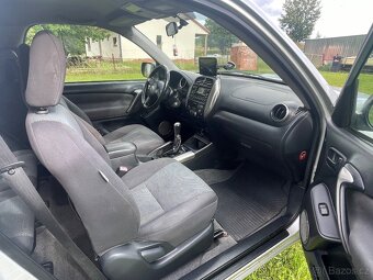Toyota RAV4 2.0; r. 2004 - 8