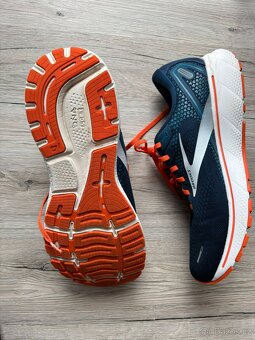 Běžecké boty Brooks Ghost vel 46,5 + sportovní vložky - 8