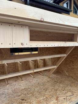 Zateplený kurník pro 15 slepic - 8