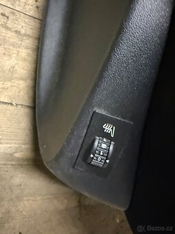 Prodám sedačky Peugeot 2008 rok 2013-2018 - 8