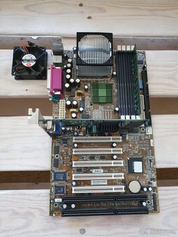 Deska FIC FA13 rok 1999 (socket 370) + GPU + 32MB SDRAM. - 8