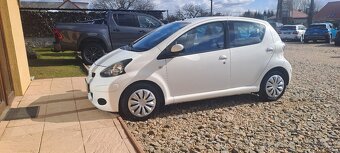 Toyota Aygo 1.0i 50kW Cool 5 dveř - 8