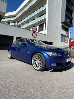BMW 325d Coupe E92 - 8