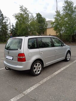 VW Touran 1.9 TDI 77kw 7 místní - 8