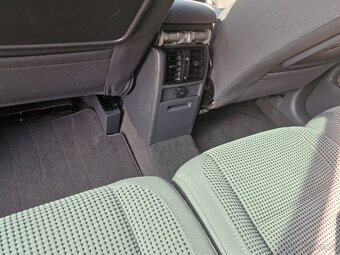 Volkswagen Touran - 8
