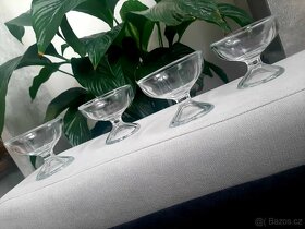 Skleněné poháry, misky, sklenice na kávu a jiné.. - 8