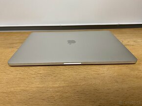 Apple MacBook PRO 15" A1707 - ZÁNOVNÍ - 8