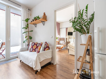 Pronájem bytu 2+kk, Košická, Vršovice, 29.900,- / 48 m2 s pa - 8