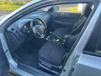 Hyundai i30 1,4i 80kW - rok 2011 - TOP STAV - Nové v ČR - 8