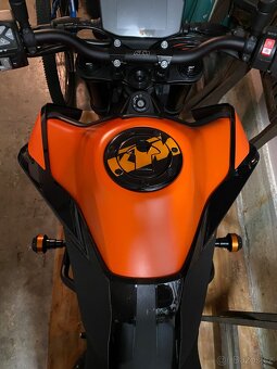 KTM 890 DUKE - 8