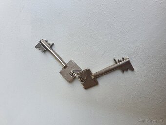 Nábytkový sejf – trezor BTB 3 S se zámkem na klíč - 8