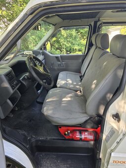 Volkswagen Transporter T4 2,5 TDI 2001 65 kw, spaní a 6 míst - 8