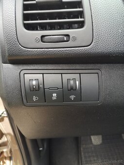 HYUNDAI ix20 NOVÉ V ČR 2.MAJITEL 1.4i BENZÍN 2013 - 8
