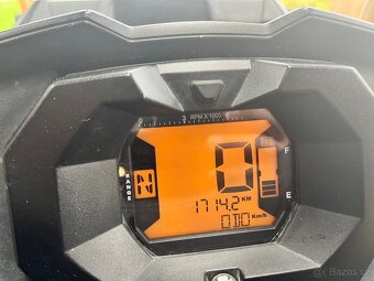 Can-Am Outlander 1000R, XT - 8
