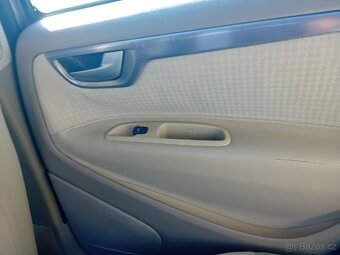 Prodám Volvo V70 2,4D5 Rok vyroby 2004 - 8