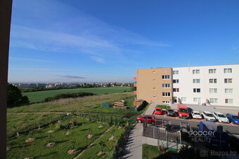 Pronájem bytu 1+kk 30 m2 + balkon 4 m2, ulice Sicherova, Pra - 8
