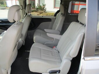 CHRYSLER TOWN & COUNTRY 3,6L V6 211kw LPG odp. DPH 2015 - 8