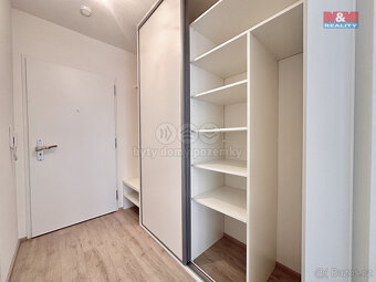 Pronájem bytu 1+kk, 34 m², Praha, ul. Sochorcova - 8