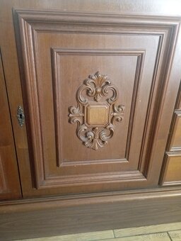 Luxusní prostorná komoda dřevo masiv 197x79x43 cm - 8
