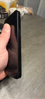 IPhone 16e 128GB černý - 8