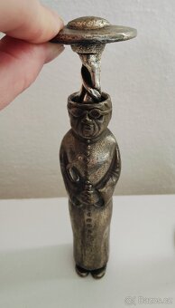 Socha - Mosazný kněz s ďáblem uvnitř - 8