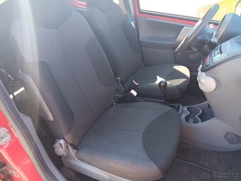 Aygo 2009 1.0i klima 178tkm 5.dveř - 8