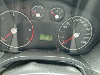 Ford Focus 1.8 TDCi kombi - 8
