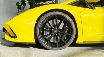 Lamborghini Aventador LP 740-4 - 8