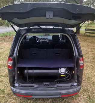 Ford Galaxy 2,3 GHIA benzin+LPG, automat, 7 míst - 8