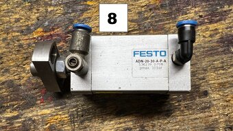 Pneumatický válec FESTO - 8