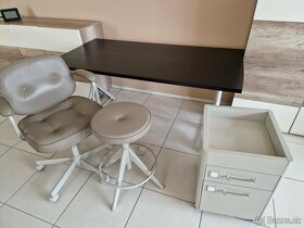 IKEA nabytek, PC stůl, kancelářská židle, kontejner, komody - 8