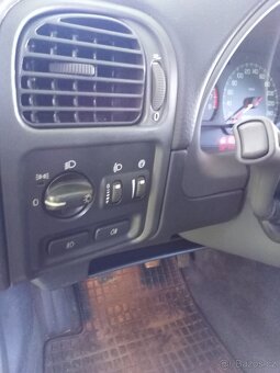 Volvo V40 1.8 90kW - 8