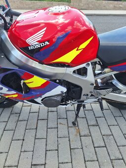 Honda cbr 900rr (sc33) - 8